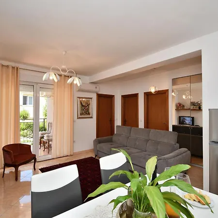 Apartment Beba *
