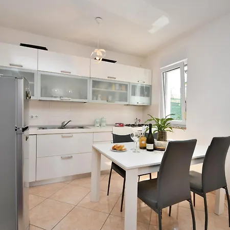 Apartment Beba *